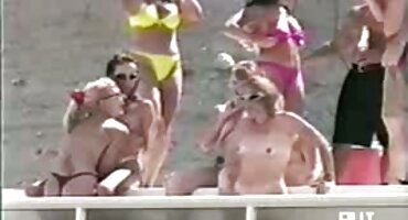 ຜິວເນື້ອສີຂາວ anal fuck ກັບພາສາເຊັກໂກຕະຫລົກຫຼັງຈາກການສົນທະນາທີ່ຜ່ອນຄາຍ.