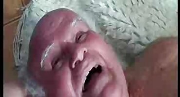 ແມ່ຍິງ Tennessee ມີເພດສໍາພັນກັບຄູຝຶກສອນ.