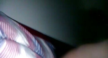 Fucks ສີຂາວໃນກົ້ນກັບຜູ້ຊາຍສີດໍາ.