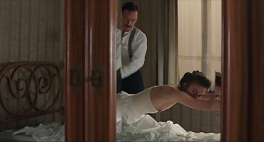 ການທົບທວນຄືນຂອງຫຼິ້ນທາງເພດແລະ Fucking Eva Elfie.