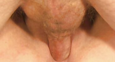 Georgian ຊັກຊວນເດັກຍິງທີ່ມີຜິວຫນັງສໍາລັບການຮ່ວມເພດທາງຮູທະວານສໍາລັບ chip.