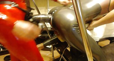 Leha Maetn ແຟນ fucking ໃນຫ້ອງນ້ໍາ.