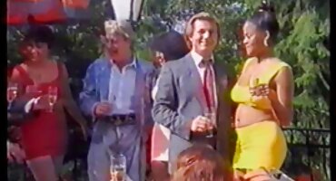 Lesbians ມີຄີກົ້ຮ່ວມເພດ.