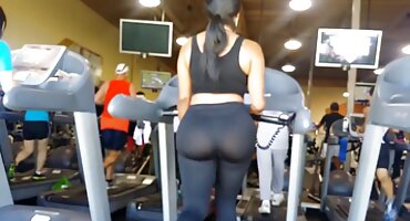 ແມ່ຍິງທີ່ມີ tits ຊິລິໂຄນຕ້ອງການ cock ໃຫຍ່.