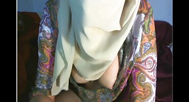 ຕີກົ້ນຂອງທ່ານດ້ວຍຄ້ອນຕີ.