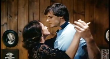 Lana Sharapova ຍອມຈໍານົນຕໍ່ຜູ້ຊາຍທີ່ຈັບຫນວດ.