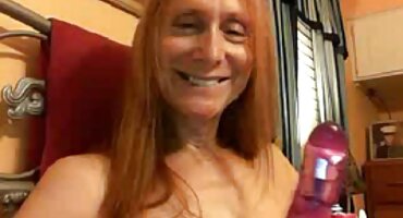 ນາງໄດ້ເອົາ panties ແລະ masturbates ຂອງນາງ.