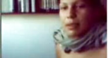 ຫົວຂອງອະໄວຍະວະເພດຢູ່ຫລັງແກ້ມ.