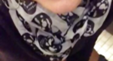 ເວີຈິນໄອແລນຫັນ slut ແກ່.