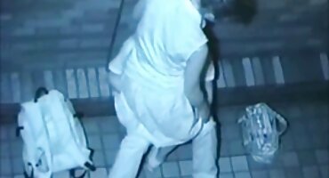 Natasha ງາມຕົກຢູ່ກັບຄົນຮັກຂອງນາງ.