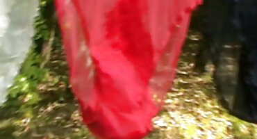 Rocco Siffredi ຄວບຄຸມຄວາມເຂັ້ມແຂງຂອງກົ້ນຂອງຜິວເນື້ອສີຂາວ.