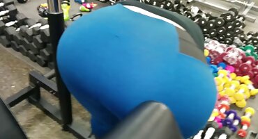 Cock ໄຂມັນກັບຊານຕາຄລອສ naughty.