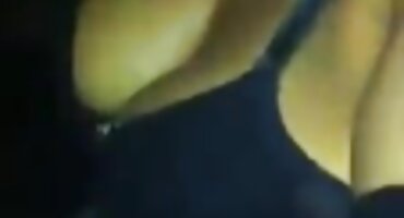 ເດັກຍິງຖືກລາກໂດຍການຮ່ວມເພດທາງຮູທະວານ.