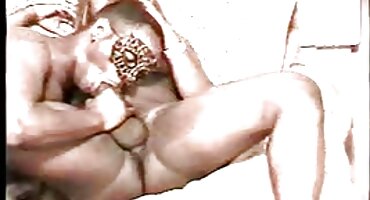 Lesbians ດຊັ້ນໃນສີດໍາ.