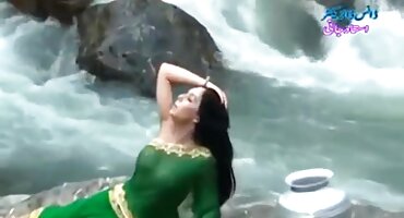 ຜິວເນື້ອສີຂາວໃນ ahue ຂະຫນາດຂອງ cock ຂອງ bald guy ແລະກຽມພ້ອມສໍາລັບຫຍັງ.