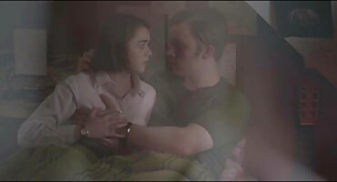 Chloe fucks ກັບຄົນຮັກຂອງແມ່.