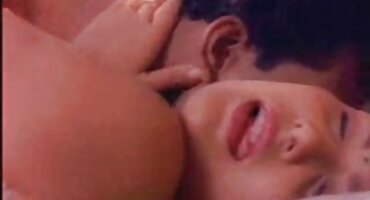 ນາງເຮັດໃຫ້ຜູ້ຊາຍຮູທະວານແລະຊ່ອງຄອດ fuck.