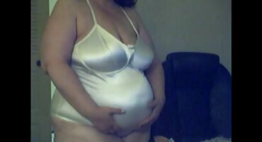 ພາສາເຊັກໂກ moans ຈາກ orgasm.