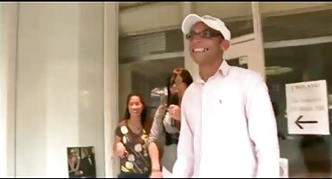 Fingering pussy ໃນທຸກວິທີທາງໃນສະຕູດິໂອ.