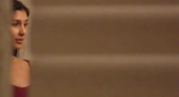 Hipster ຈັບຫນວດໄດ້ເອົາໂສເພນີສໍາລັບມືຂອງເງິນ.