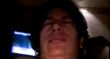 Hannah ສີຟ້າສະແດງໃຫ້ເຫັນ pussy ຟຣີ.