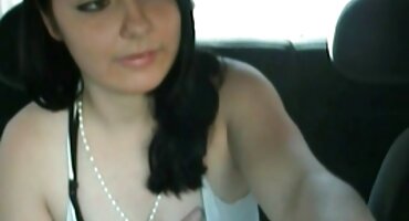 ເພດສໍາພັນລະຫວ່າງຜິວເນື້ອສີຂາວແລະ brunette.