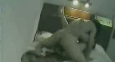 ແຟນຊົມເຊີຍການຮ່ວມເພດທາງຮູທະວານກັບເພື່ອນ.