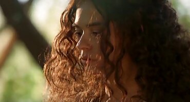 ຜິວເນື້ອສີຂາວຕ້ອງການ fuck ກັບເພື່ອນບ້ານ.