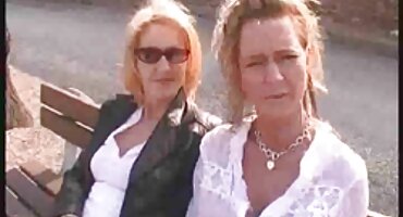 Stepmoms ອົບອຸ່ນລູກຫລານທີ່ແຊ່ແຂງດ້ວຍການຮ່ວມເພດ.