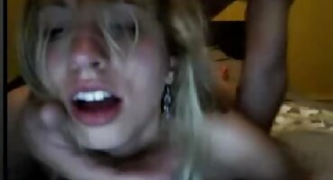 Fucking ກັບກອງຄວາມປອດໄພໃນສະໂມສອນກາງຄືນ.