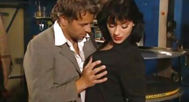 ນັກຕໍ່ສູ້ MMA ແມ່ຍິງມັກແມ່ໄດ້ຕໍ່ສູ້ກັບ naked ໃນວົງການ.