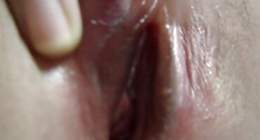 ຜິວເນື້ອສີຂາວແລະ brunette fucking ກັບ Teo Sirina.