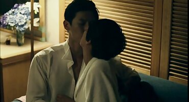 Stepmom ວາ insolent stepson ມີການຜ່າຕັດ.