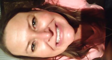 Adele Bai ມີເພດສໍາພັນກັບພາສາລັດເຊຍ.