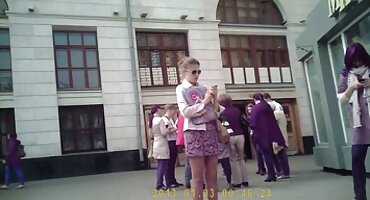 ເດັກຍິງຈາກລັດເຊຍຊັກຊວນຄົນຕ່າງປະເທດໃຫ້ blowjob.