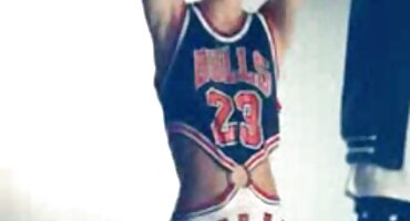 ນາງໃຫ້ blowjob ພາສາອັງກິດກ່ອນການຮ່ວມເພດ.