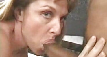 ນາງດູດແລະກືນເຊື້ອອະສຸຈິທັນທີຫຼັງຈາກ Creampie.