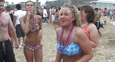 Cecilia Scott fucks ກັບ guy favorite ຂອງນາງແລະໄດ້ຮັບການ orgasm ທໍາມະຊາດ.