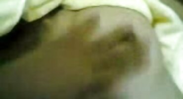 ລູກໄກ່ fucks ໃນ asshole ກັບພໍ່ຄົວໄດ້.