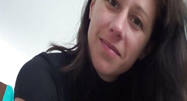 Latina fucks ກັບກອງປະຊຸມຄັ້ງທໍາອິດ.