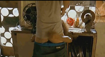 ສອງເດັກຍິງທີ່ສວຍງາມທໍາອິດ masturbate ກັບ guy ແລະຫຼັງຈາກນັ້ນໃຫ້ blowjob ໄດ້.