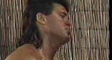 Fitoness ຮັງກາຣີໃຫ້ຄູຝຶກ Blowjob.