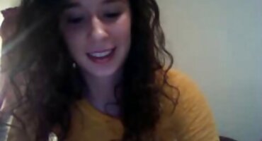 Pussy ຜິວເນື້ອສີຂາວແມ່ນ້ໍາຖ້ວມດ້ວຍ cum ຫຼັງຈາກ fucking ໃນ poses ທັງຫມົດ.