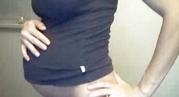 ນາງມີເພດສໍາພັນກັບແຟນຂອງເອື້ອຍຂອງນາງ.