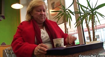 Jock ໄດ້ຮັບກັບກົ້ນ.