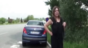 ທ່ານຫມໍ farts ຜິວເນື້ອສີຂາວຢູ່ຕໍ່ຫນ້າຜົວຂອງນາງ.