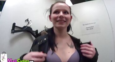 ການວາງນິ້ວມືໃນຮູແລະ dildos.