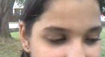 ຜິວເນື້ອສີຂາວດູດ cock.