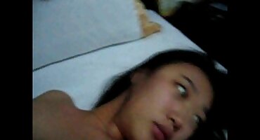 ລາວຮີບຮ້ອນທີ່ຈະຊັກຊວນຈັບຫນວດໃຫ້ fuck.