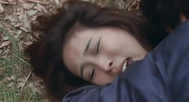 Whore ແມ່ນພ້ອມທີ່ຈະມີເພດສໍາພັນກັບ asshole.